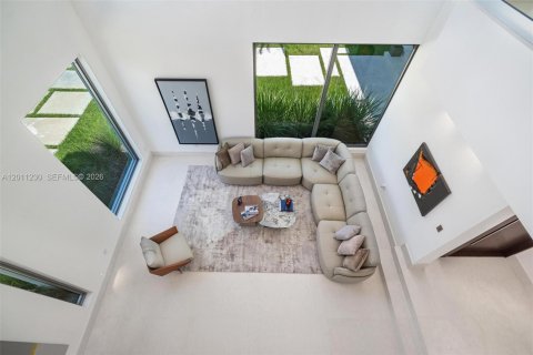 House in Weston, Florida 6 bedrooms, 839.37 sq.m. № 2316356 - photo 18