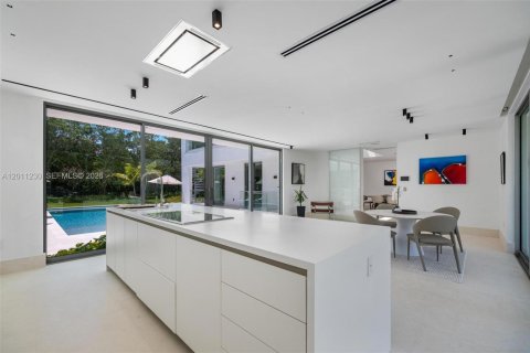 House in Weston, Florida 6 bedrooms, 839.37 sq.m. № 2316356 - photo 20