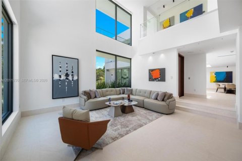 House in Weston, Florida 6 bedrooms, 839.37 sq.m. № 2316356 - photo 15