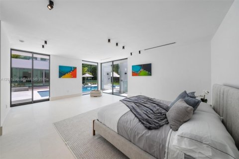 House in Weston, Florida 6 bedrooms, 839.37 sq.m. № 2316356 - photo 28