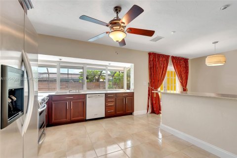 Casa en alquiler en Cutler Bay, Florida, 4 dormitorios, 173.26 m2 № 2009588 - foto 10