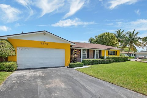 Casa en alquiler en Cutler Bay, Florida, 4 dormitorios, 173.26 m2 № 2009588 - foto 2