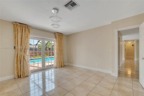 Casa en alquiler en Cutler Bay, Florida, 4 dormitorios, 173.26 m2 № 2009588 - foto 12