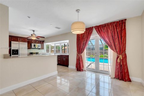 Casa en alquiler en Cutler Bay, Florida, 4 dormitorios, 173.26 m2 № 2009588 - foto 7