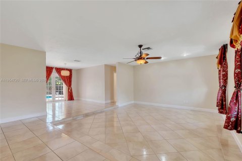 Casa en alquiler en Cutler Bay, Florida, 4 dormitorios, 173.26 m2 № 2009588 - foto 3