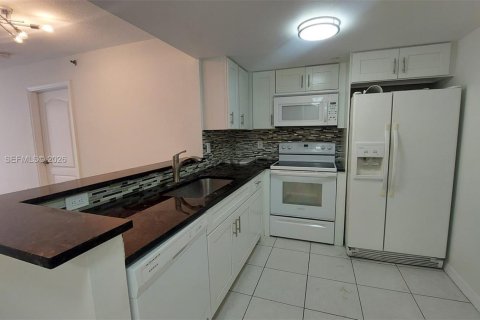 Copropriété à louer à Miami Beach, Floride: 2 chambres, 87.33 m2 № 2257182 - photo 3