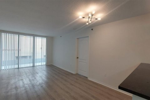 Copropriété à louer à Miami Beach, Floride: 2 chambres, 87.33 m2 № 2257182 - photo 2