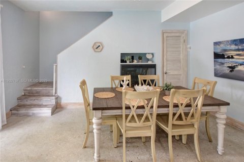 House in Dania Beach, Florida 3 bedrooms, 231.88 sq.m. № 2035452 - photo 19