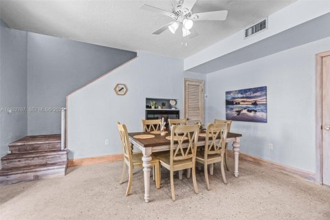 House in Dania Beach, Florida 3 bedrooms, 231.88 sq.m. № 2035452 - photo 20