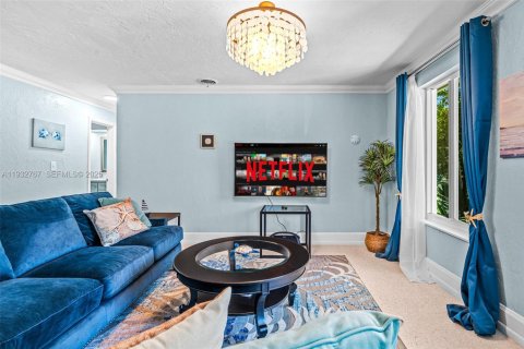 House in Dania Beach, Florida 3 bedrooms, 231.88 sq.m. № 2035452 - photo 6