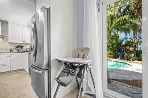 House in Dania Beach, Florida 3 bedrooms, 231.88 sq.m. № 2035452 - photo 25