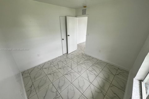 House in Miami, Florida 3 bedrooms, 90.3 sq.m. № 2006111 - photo 5