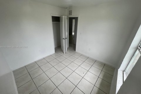 House in Miami, Florida 3 bedrooms, 90.3 sq.m. № 2006111 - photo 8