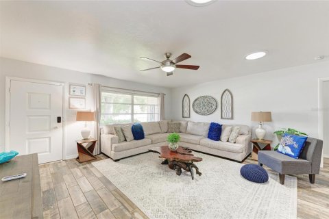 House in Bradenton, Florida 3 bedrooms, 171.03 sq.m. № 2324024 - photo 7