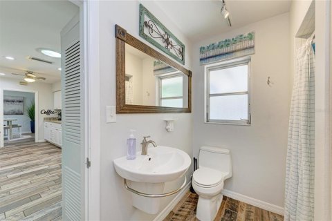 House in Bradenton, Florida 3 bedrooms, 171.03 sq.m. № 2324024 - photo 16