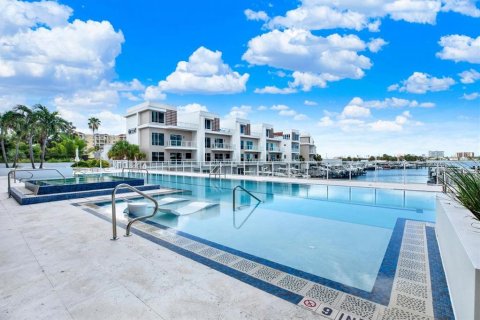Copropriété à vendre à Clearwater, Floride: 3 chambres, 182.09 m2 № 2408372 - photo 13