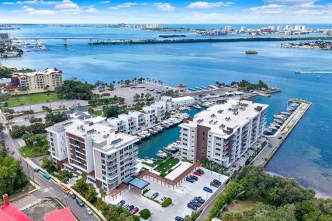 Copropriété à vendre à Clearwater, Floride: 3 chambres, 182.09 m2 № 2408372 - photo 2