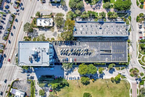 Commercial property in North Miami, Florida № 1836221 - photo 19