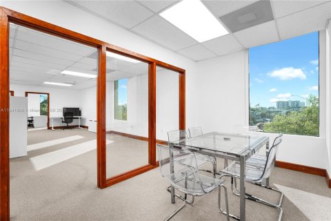 Commercial property in North Miami, Florida № 1836221 - photo 21