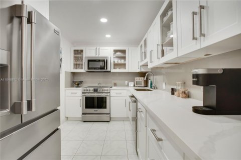 Condominio en venta en Aventura, Florida, 2 dormitorios, 121.98 m2 № 1962060 - foto 4