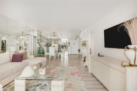 Condominio en venta en Aventura, Florida, 2 dormitorios, 121.98 m2 № 1962060 - foto 7