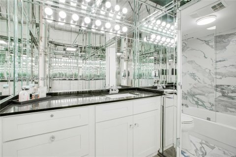 Condominio en venta en Aventura, Florida, 2 dormitorios, 121.98 m2 № 1962060 - foto 12