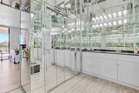 Condominio en venta en Aventura, Florida, 2 dormitorios, 121.98 m2 № 1962060 - foto 13