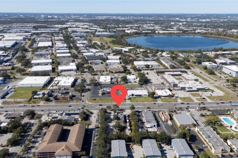 Immobilier commercial à louer à Orlando, Floride: 292.64 m2 № 2108465 - photo 9
