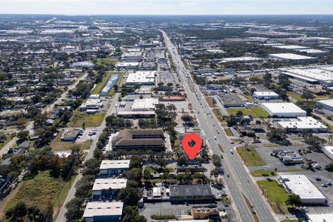 Immobilier commercial à louer à Orlando, Floride: 292.64 m2 № 2108465 - photo 11