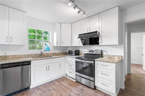 Casa en venta en Tampa, Florida, 3 dormitorios, 101.08 m2 № 1803766 - foto 10