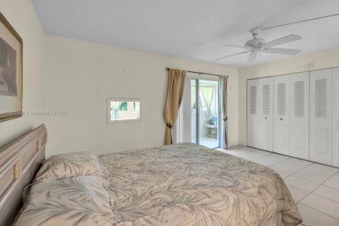 Condo in Deerfield Beach, Florida, 1 bedroom  № 1799218 - photo 11