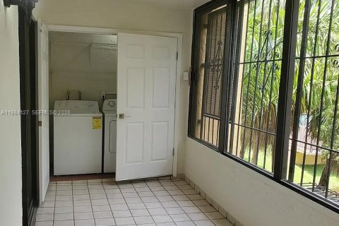 Снять в аренду кондоминиум в Майами, Флорида 3 спальни, 112.88м2, № 2045569 - фото 6