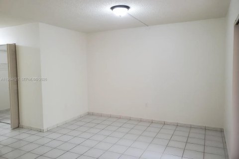 Снять в аренду кондоминиум в Майами, Флорида 3 спальни, 112.88м2, № 2045569 - фото 17