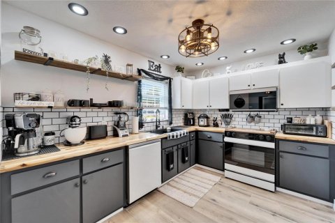 Купить виллу или дом в Спринг-Хилл, Флорида 5 комнат, 118.73м2, № 1526559 - фото 12