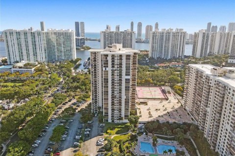 Copropriété à vendre à Aventura, Floride: 2 chambres, 96.9 m2 № 1935277 - photo 1