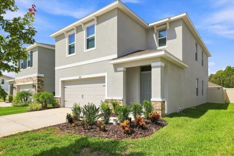 House in Land O' Lakes, Florida 4 bedrooms, 214.14 sq.m. № 2324547 - photo 2