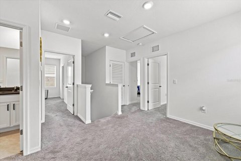 House in Land O' Lakes, Florida 4 bedrooms, 214.14 sq.m. № 2324547 - photo 16