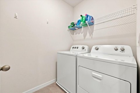 House in Land O' Lakes, Florida 4 bedrooms, 214.14 sq.m. № 2324547 - photo 26