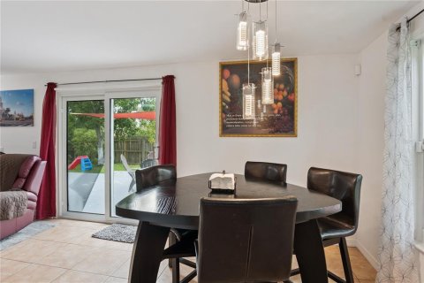 Casa en venta en Royal Palm Beach, Florida, 3 dormitorios, 136.01 m2 № 1827317 - foto 10