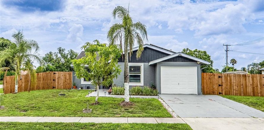 Casa en Royal Palm Beach, Florida 3 dormitorios, 136.01 m2 № 1827317