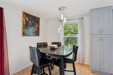 Casa en venta en Royal Palm Beach, Florida, 3 dormitorios, 136.01 m2 № 1827317 - foto 3