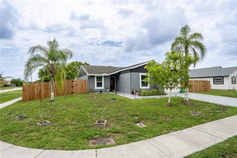 Casa en venta en Royal Palm Beach, Florida, 3 dormitorios, 136.01 m2 № 1827317 - foto 27