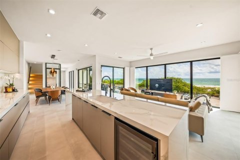 Casa en venta en Bradenton Beach, Florida, 6 dormitorios, 313.55 m2 № 1918816 - foto 5