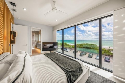 Casa en venta en Bradenton Beach, Florida, 6 dormitorios, 313.55 m2 № 1918816 - foto 16