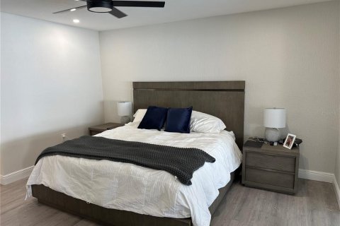 House in Sarasota, Florida 2 bedrooms, 185.8 sq.m. № 1447048 - photo 8