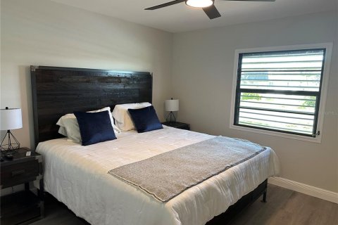 House in Sarasota, Florida 2 bedrooms, 185.8 sq.m. № 1447048 - photo 13