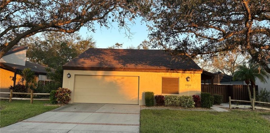 House in Sarasota, Florida 2 bedrooms, 185.8 sq.m. № 1447048