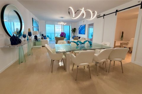 Condo in Hollywood, Florida, 3 bedrooms  № 2002339 - photo 16