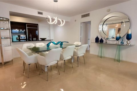 Condo in Hollywood, Florida, 3 bedrooms  № 2002339 - photo 15