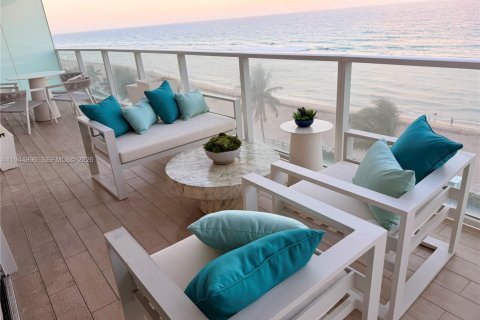 Condo in Hollywood, Florida, 3 bedrooms  № 2002339 - photo 7